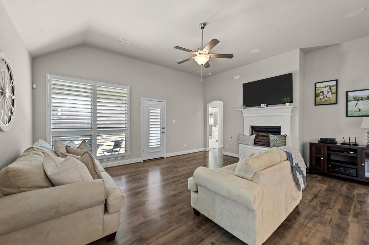 1537 Jocelyn Drive