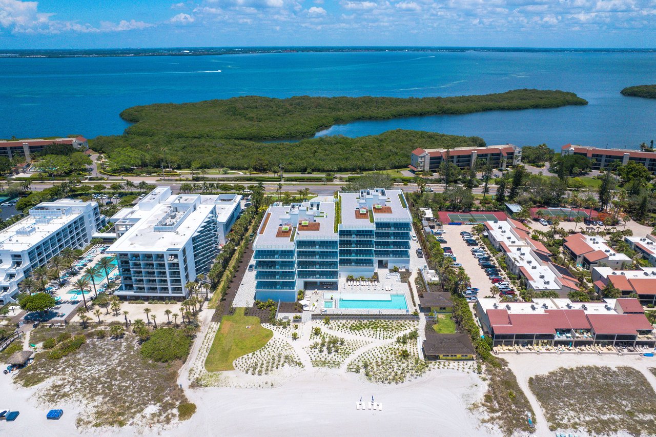 4651 GULF OF MEXICO DR #102