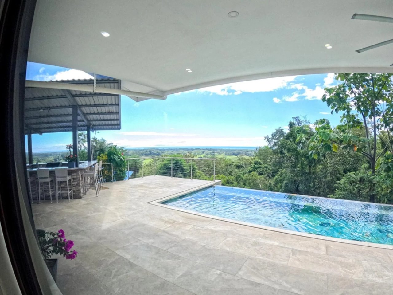 Modern Infinity Pool Estate, Jaco, Puntarenas