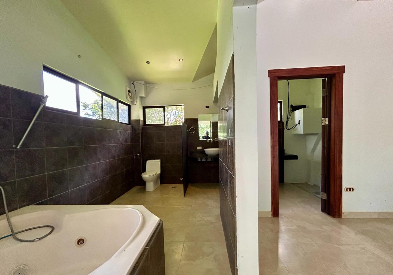 Tropical Forest Fixer Upper, Osa, Puntarenas