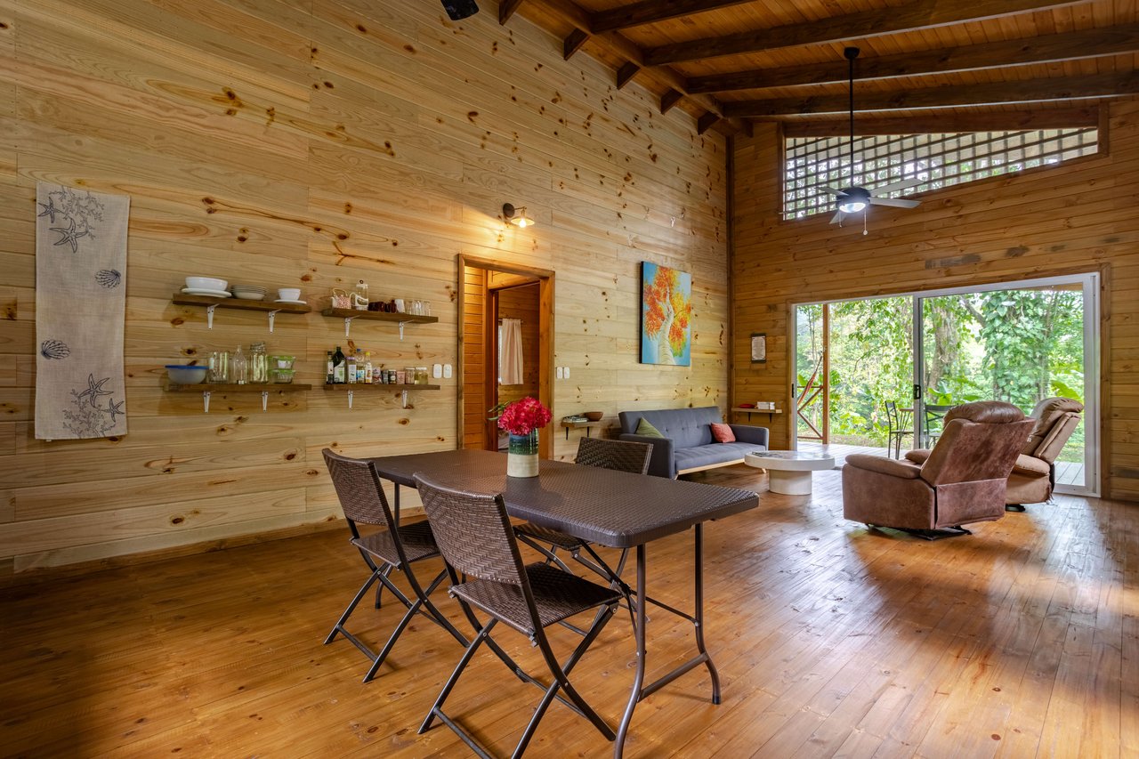 BARU RIVERFRONT HOME CLOSE TO THE BEACH IN DOMINICAL COSTA RICA