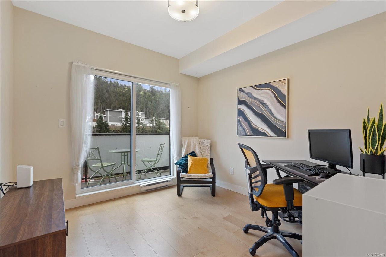 155-300 Phelps Ave