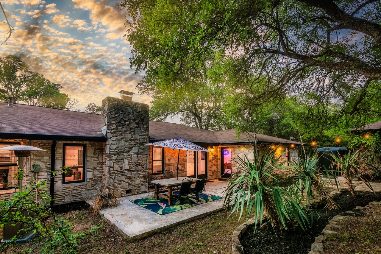 Updated, unrestricted Hillcountry Gem nestled in the Live Oak Trees