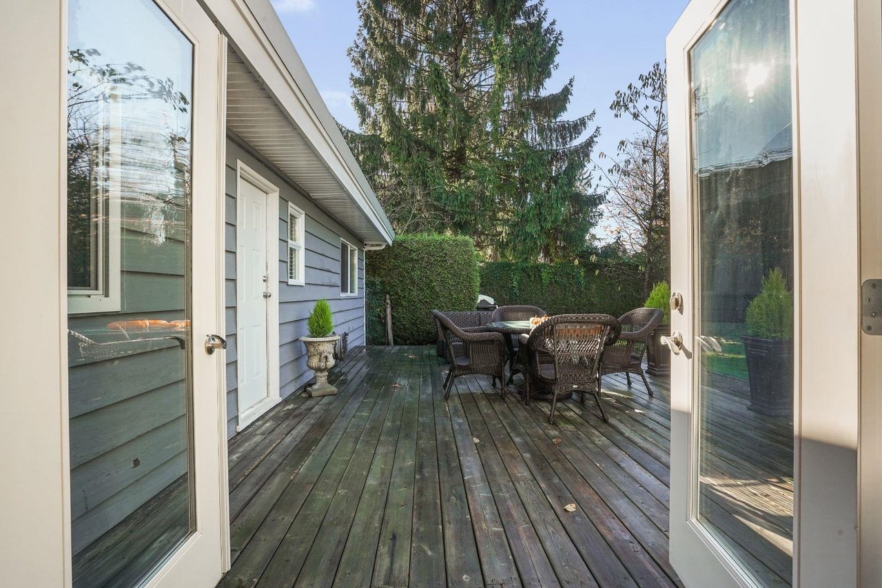987 Fairway Dr