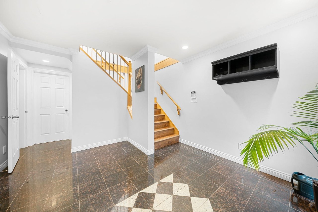 38131 Harbour View Pl