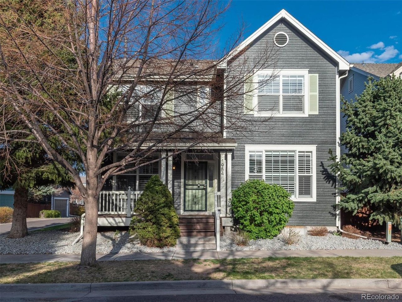 1954 King St