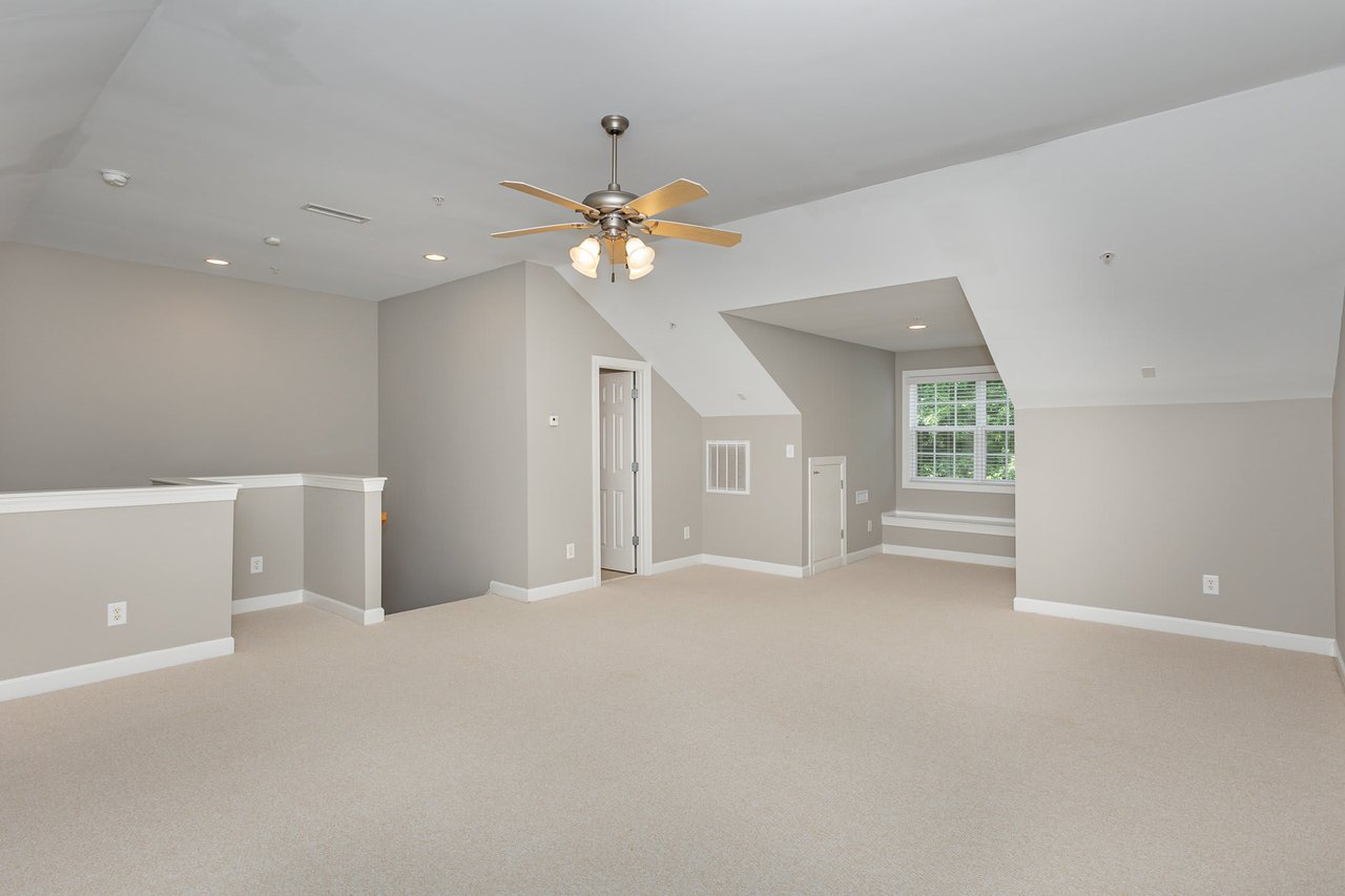 4 Bedroom Townhome in Lake Hogan Farms