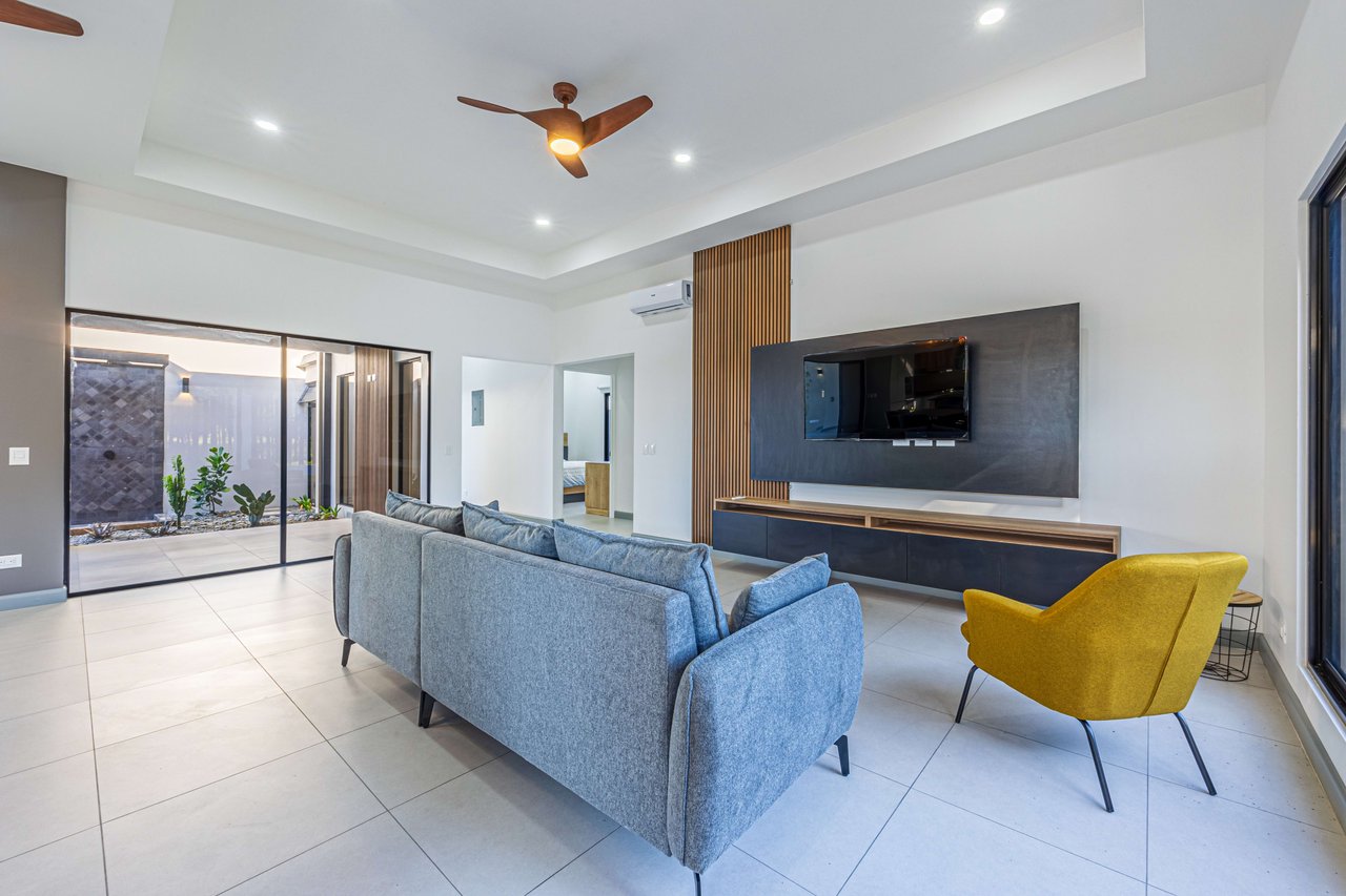 Casa Morfa: Brand New Home in Uvita's Premier Neighborhood