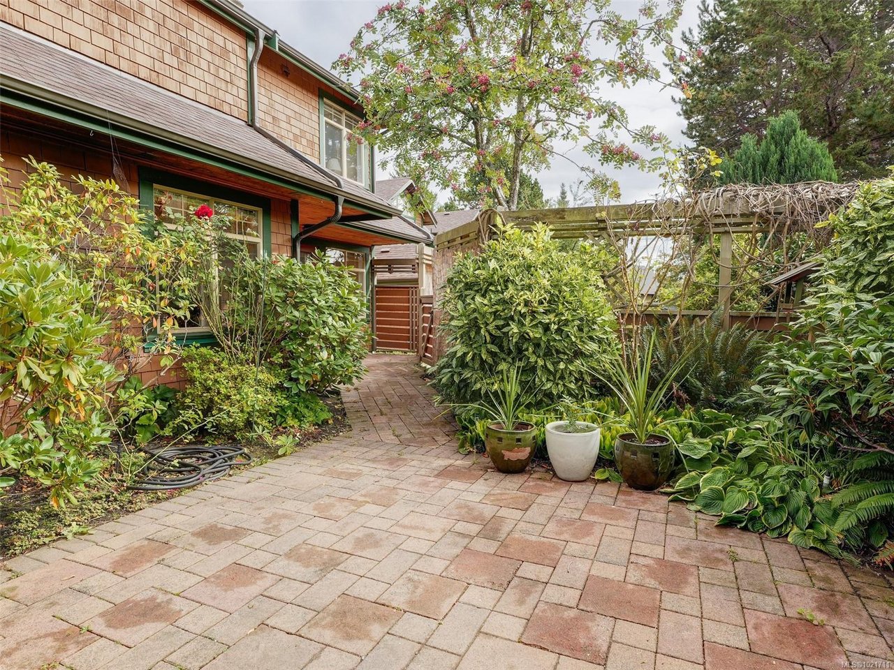 1-2573 Kilgary Pl
