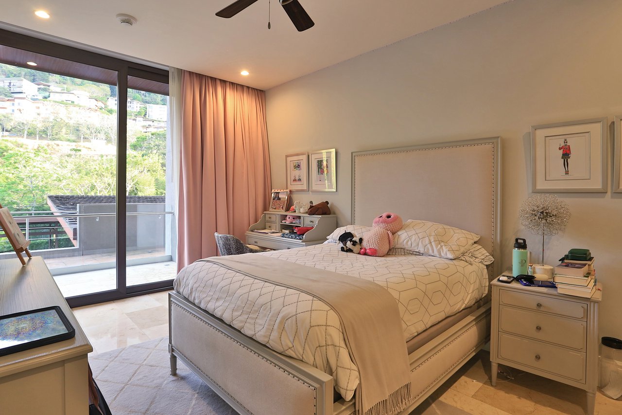 Designer Garden Level Condo, Santa Ana, San Jose