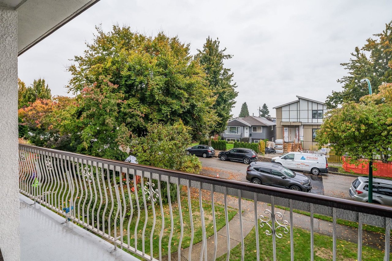465 E 54th Ave