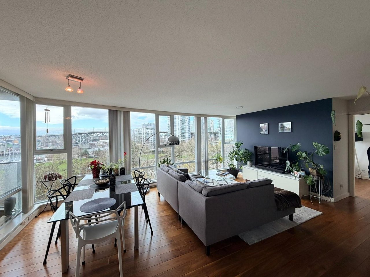 603-455 Beach Cres