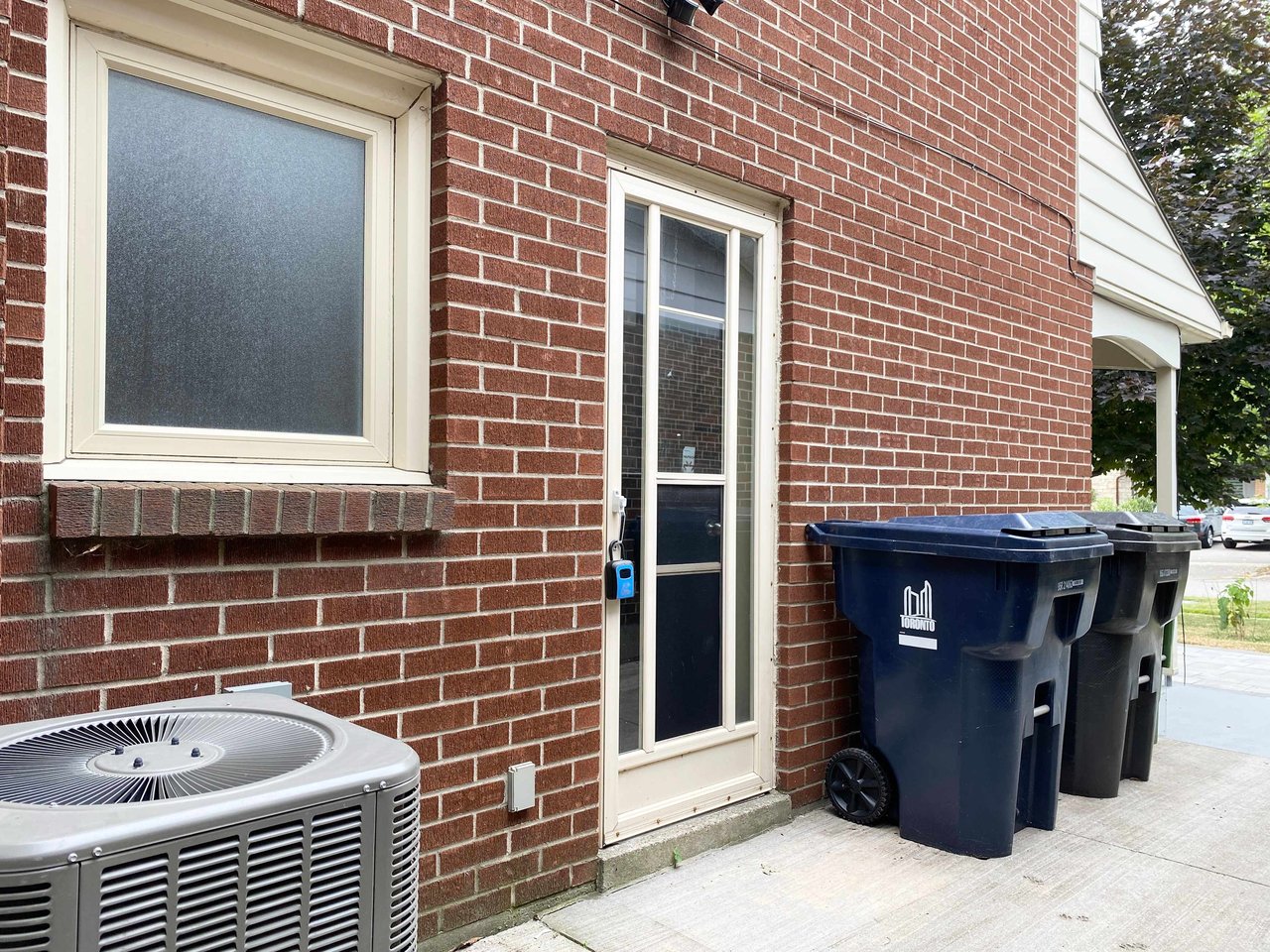 8 Ravencliff Cres Unit: BSMT