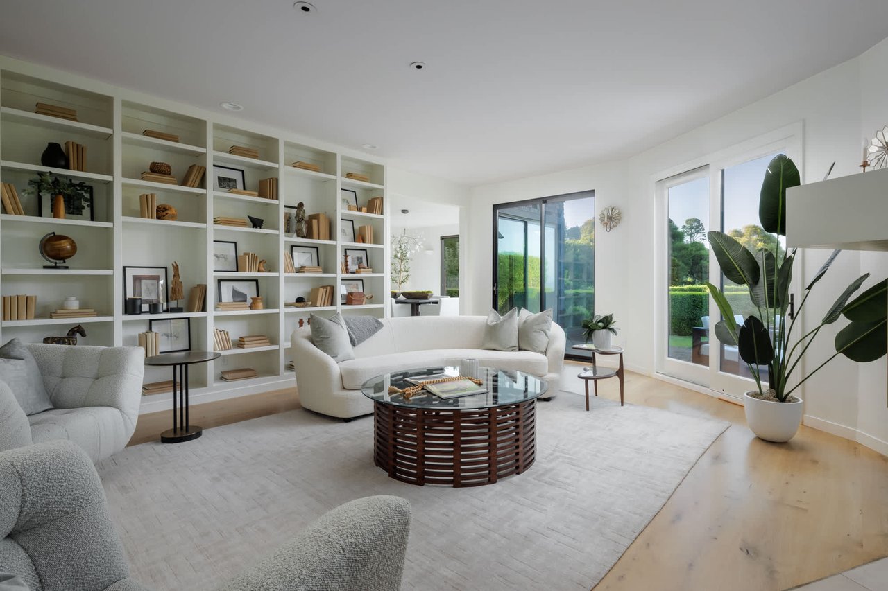 Sweeping Bay Views in Seafirth Estates