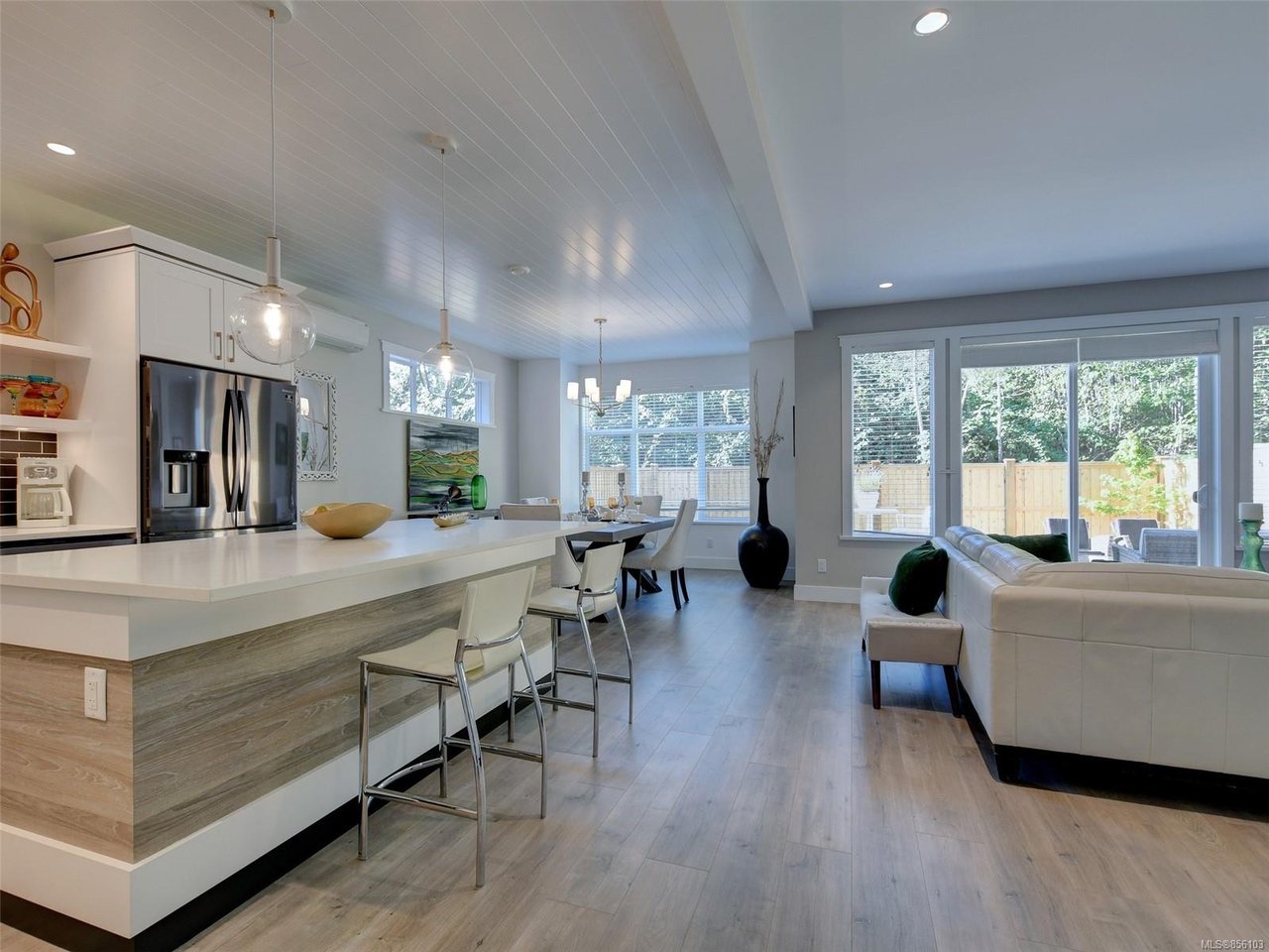 307 Seafield Rd