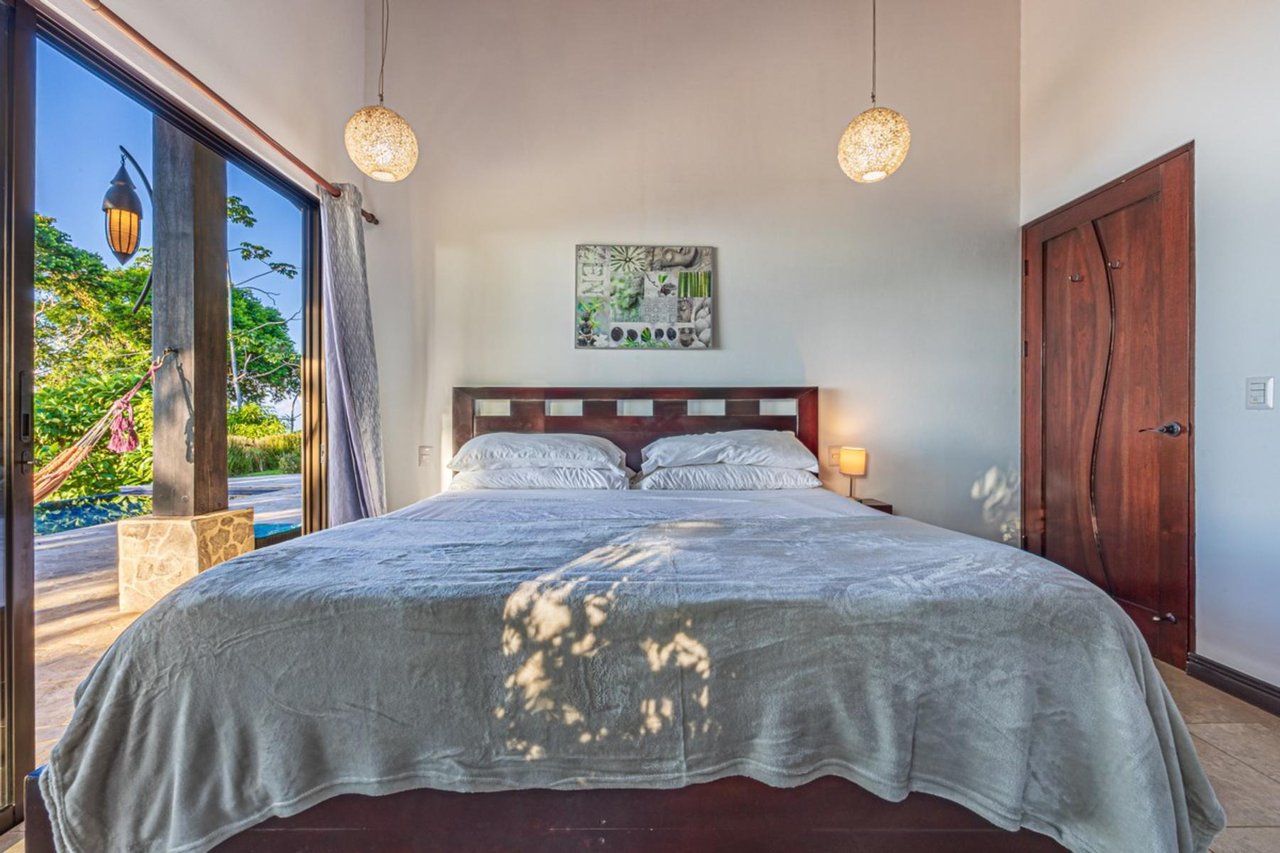 Whale Tail View Home, Dominical, Puntarenas