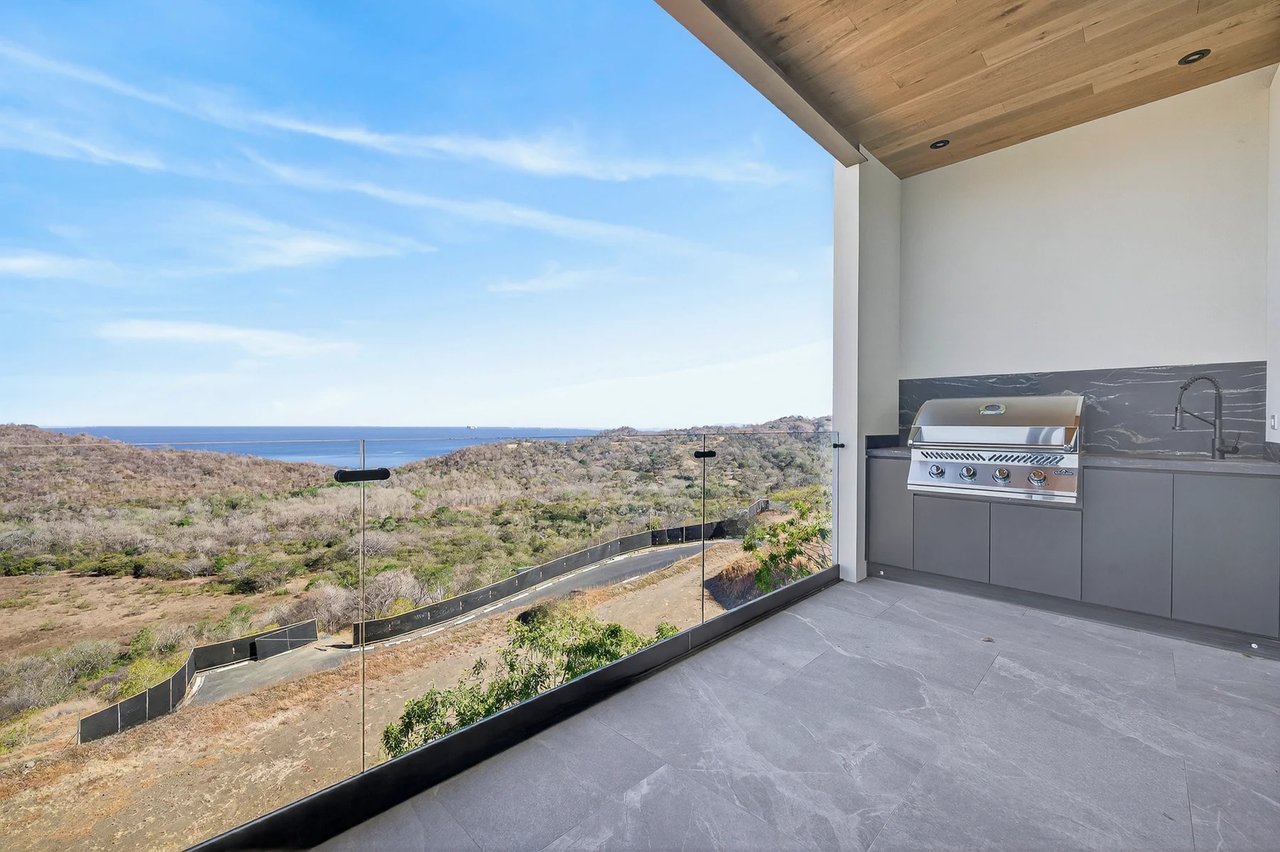 Luxury Infinity Pool Villa, Tamarindo, Guanacaste