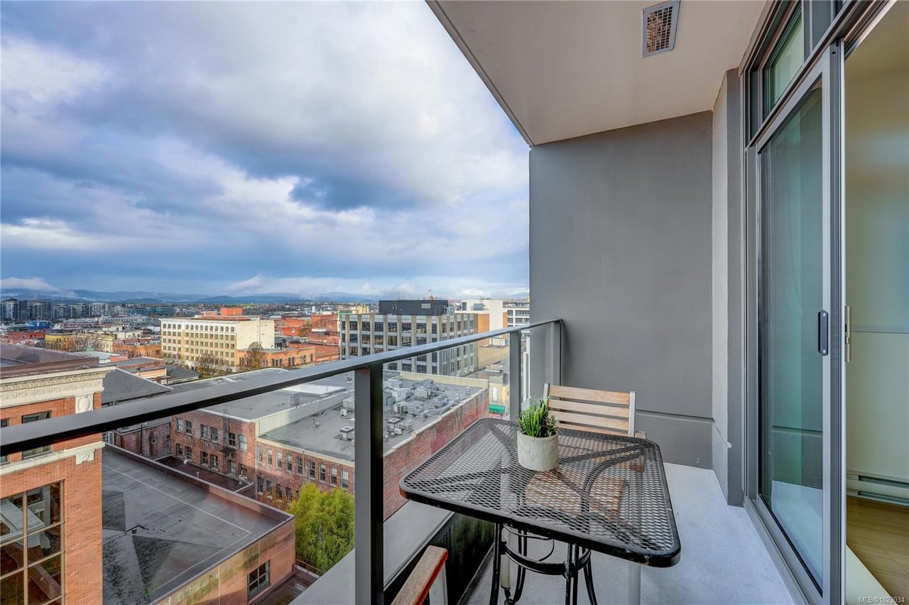 910-728 Yates St, Victoria