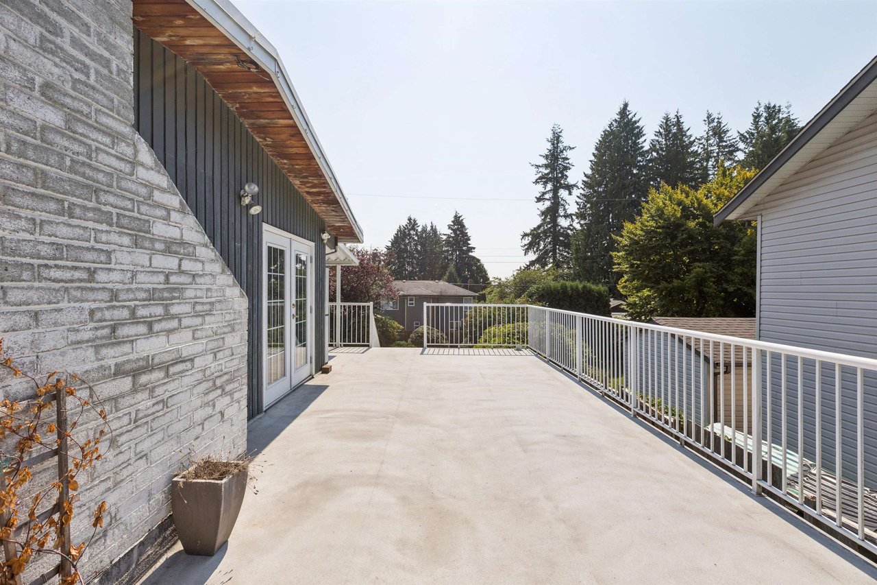 1023 Arlington Cres