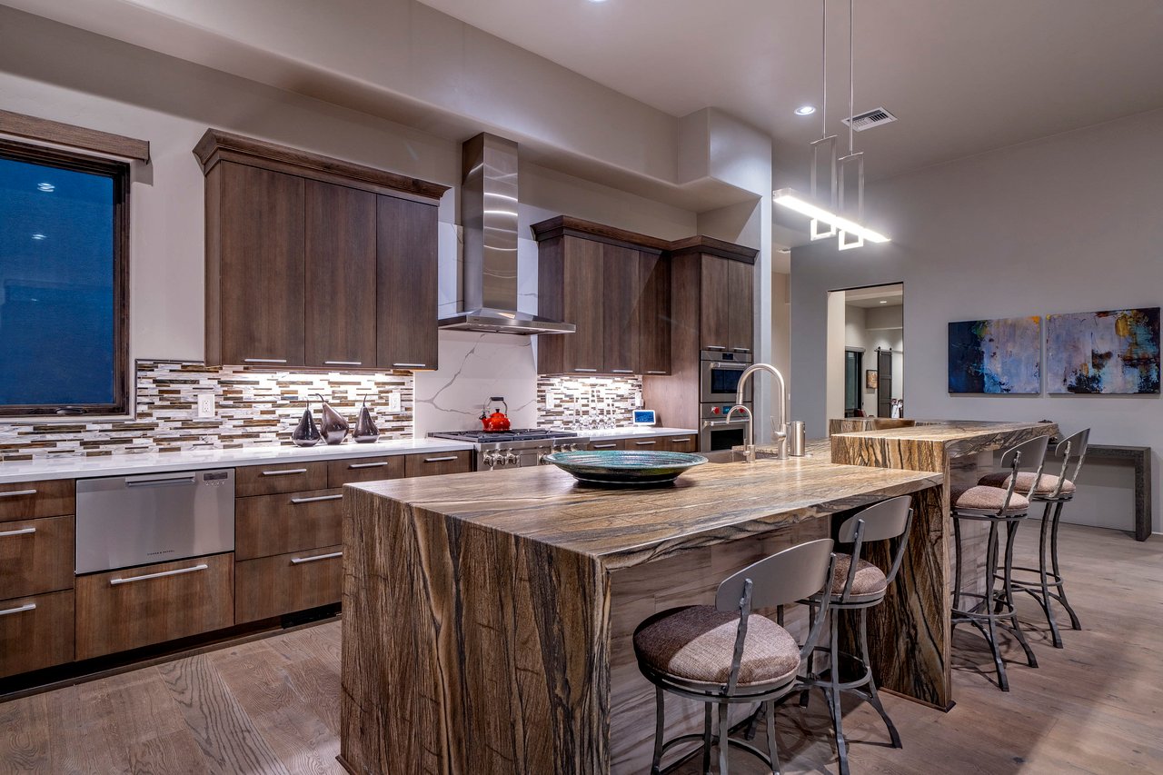 8005 N Barrel Cactus Drive