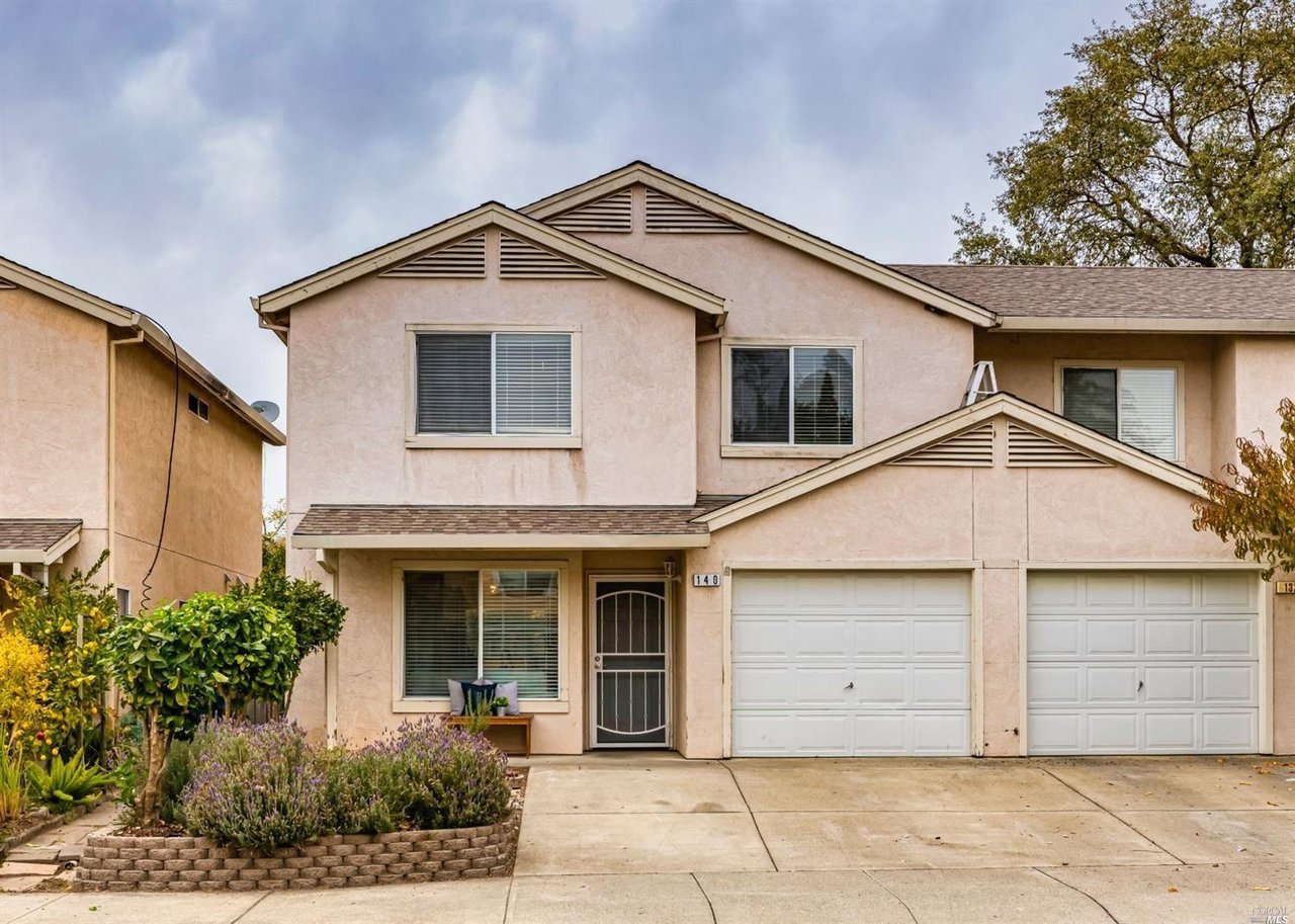 140 ENCINAS LN