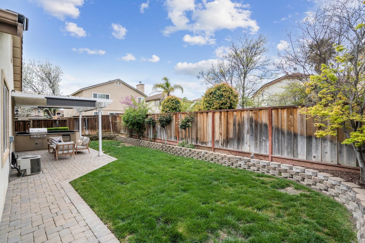541 Taylor Dr