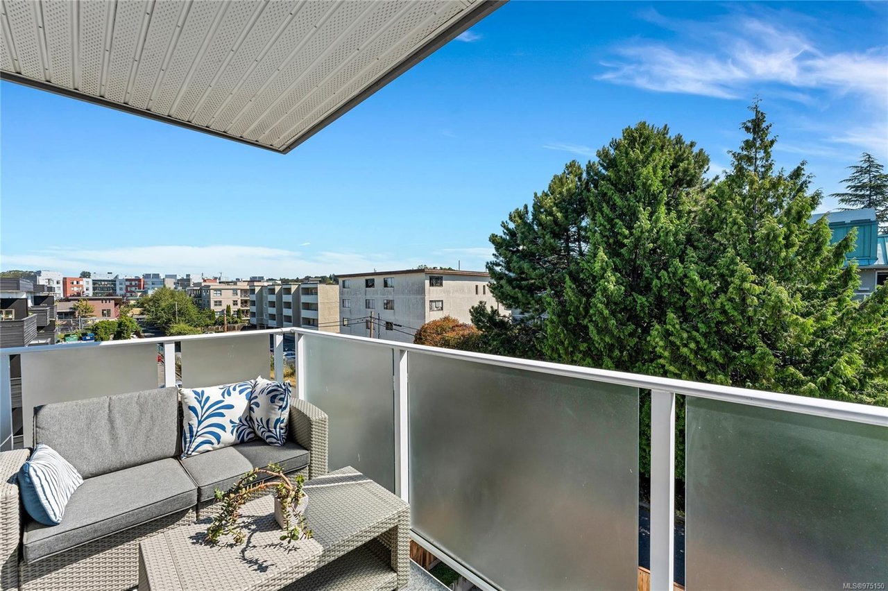 304-2515 Dowler Pl