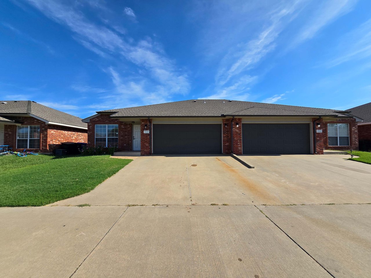 $500 toward first month's rent if leased by October! 1240 Kingston Road