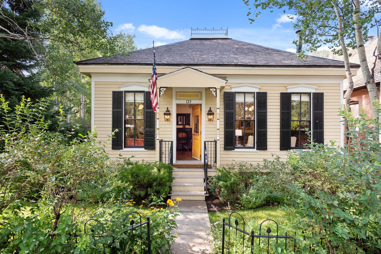 Prestigious West End Neighborhood in Aspen 