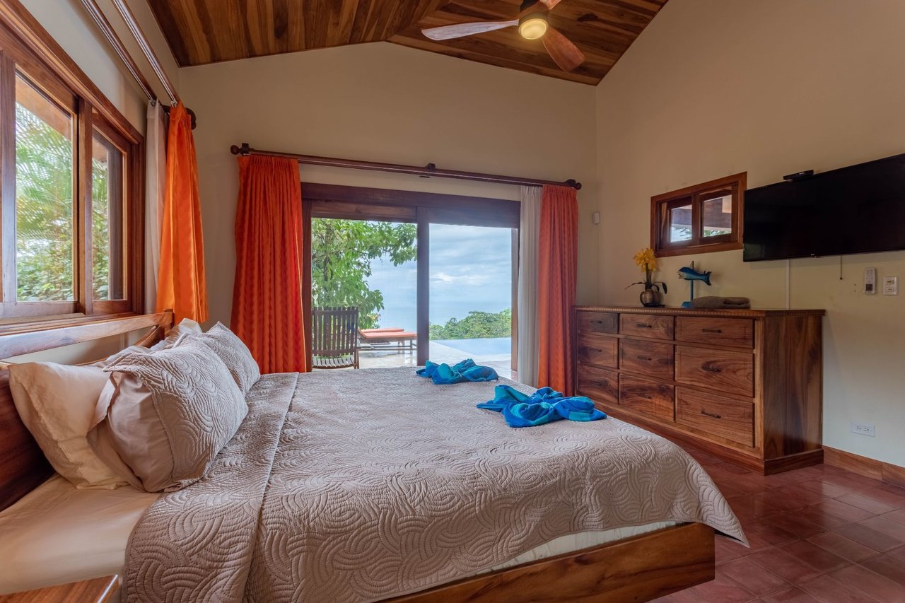 Solar Powered Ocean View Estate, Dominical, Puntarenas