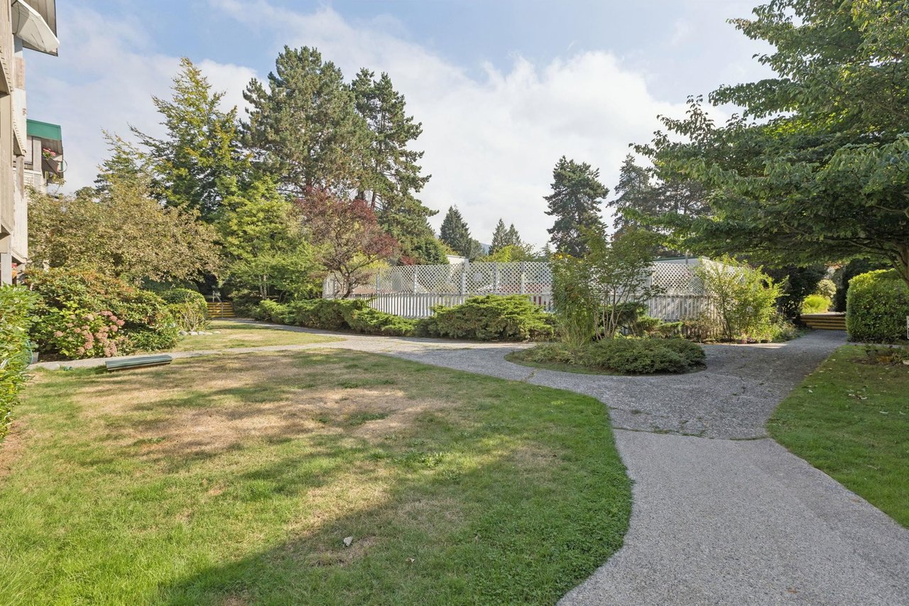 829 Westview Cres