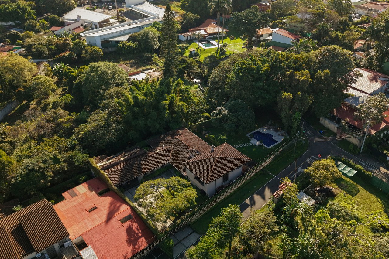 European Estate Pool Villa, Escazu, San Jose