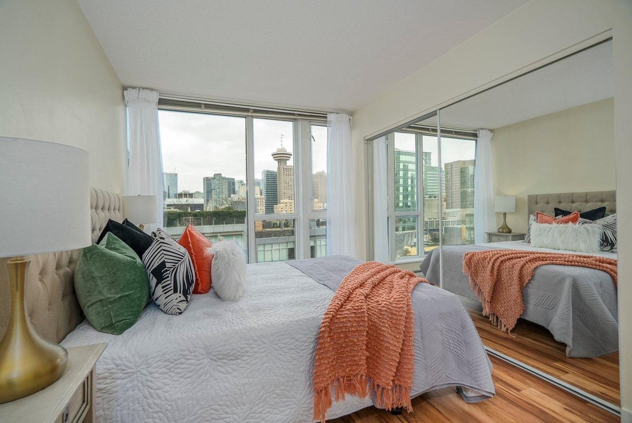 1302-183 Keefer Pl