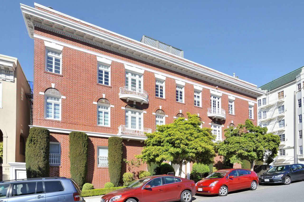 Exceptional Pacific Heights Condominium
