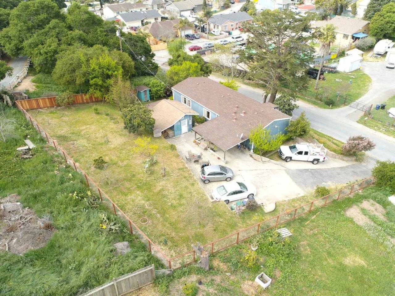 210 Las Lomas DR