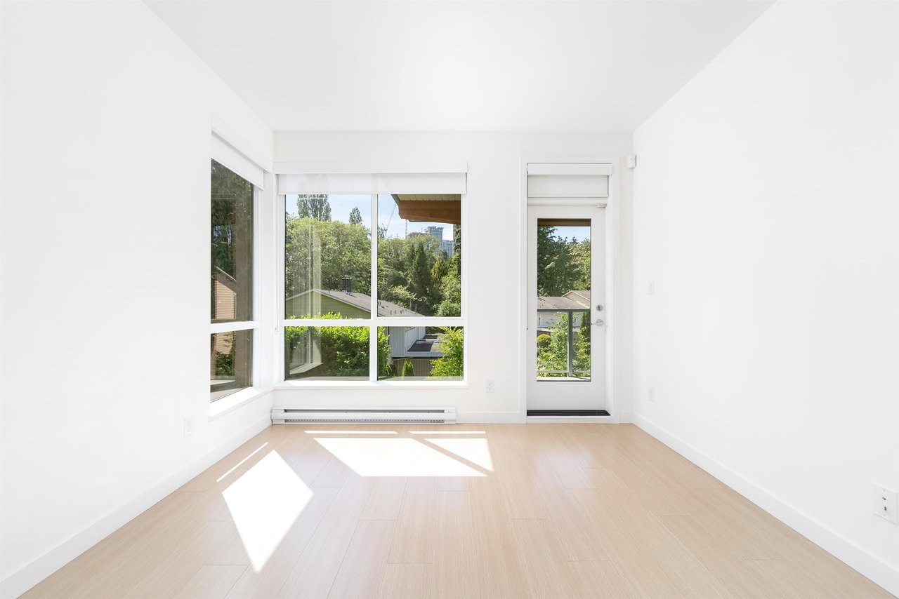 303-5460 Broadway Wy