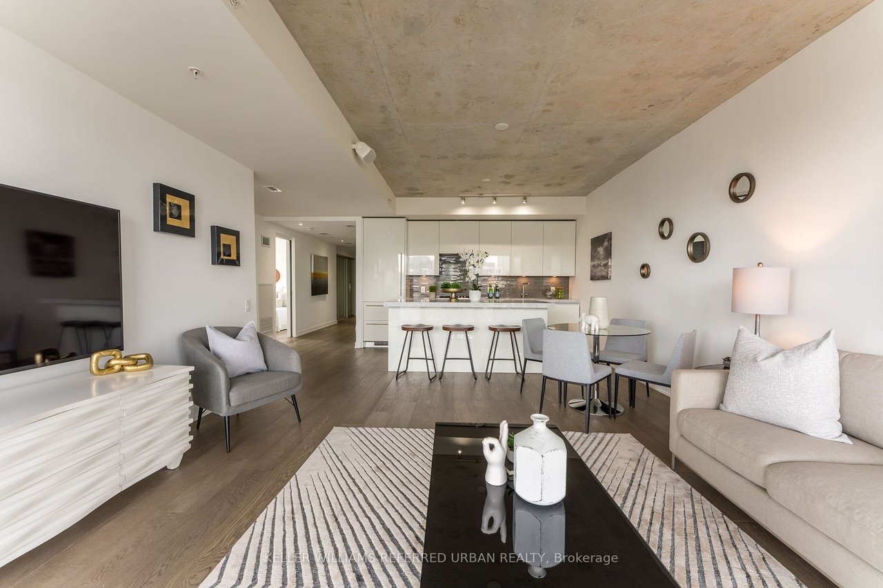 THOMPSON RESIDENCES 