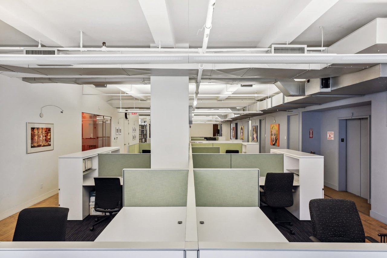 135 W 27Th St - Office Unit