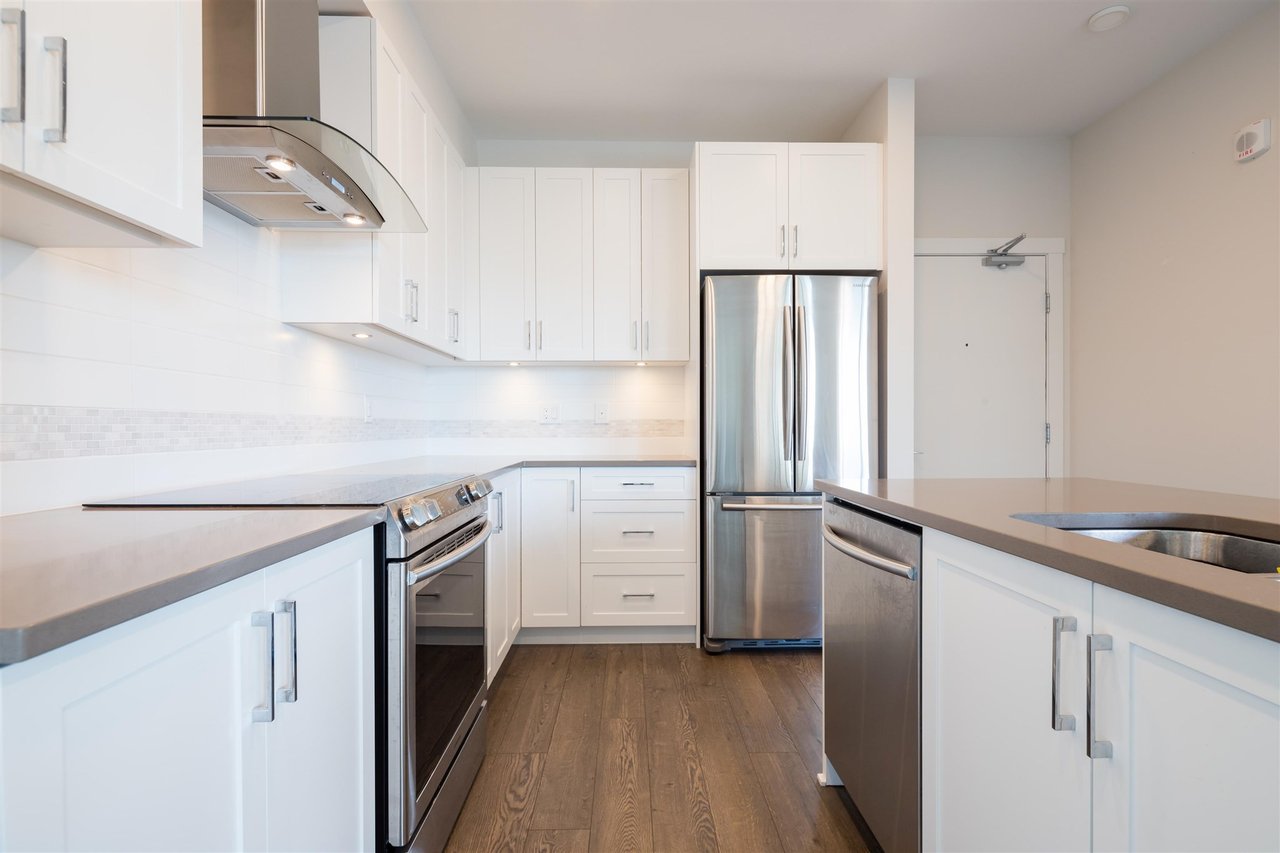 407-4690 Hawk Lane