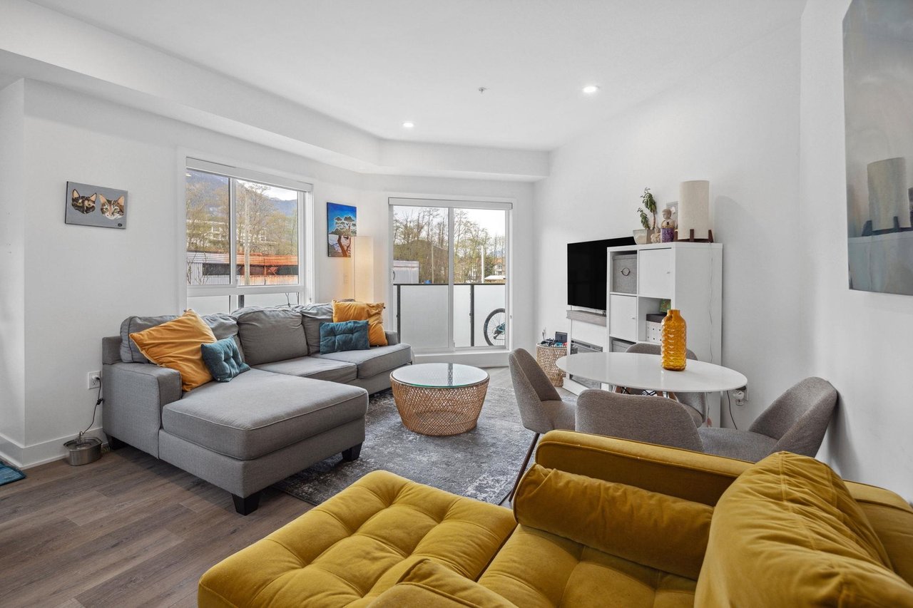 210-37808 Third Ave