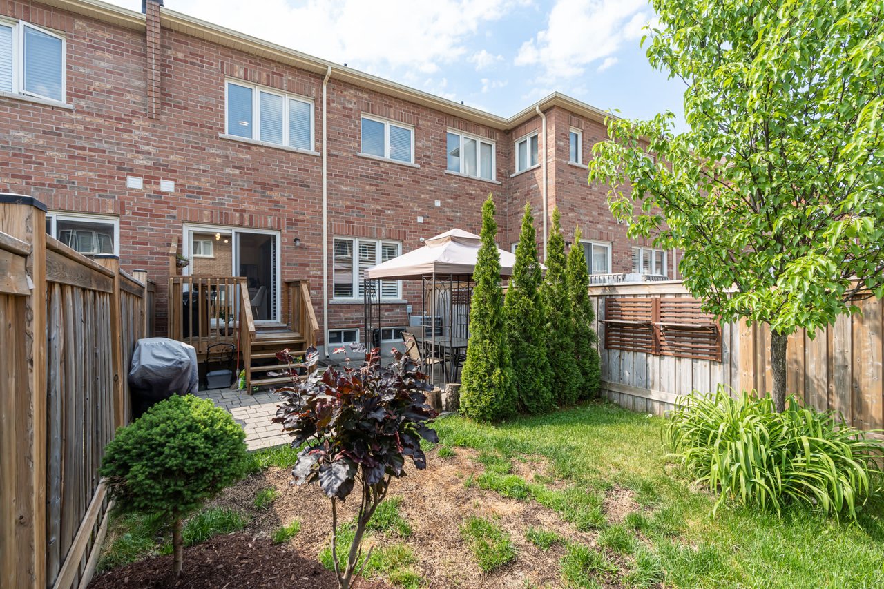26 Black Locust Dr