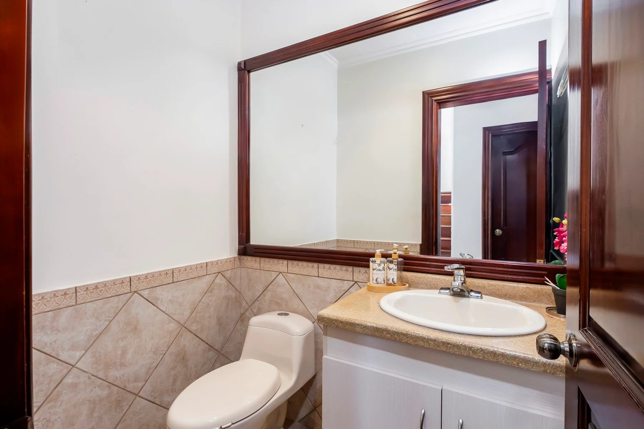 Private Pool Main Suite Residence, Santa Ana, San Jose