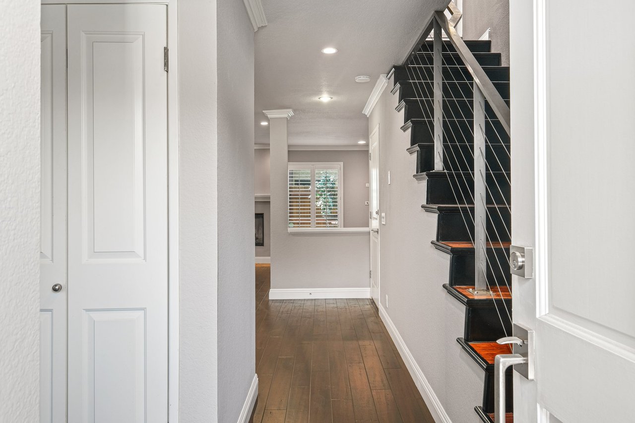 2022 Delaware Avenue Unit: 4