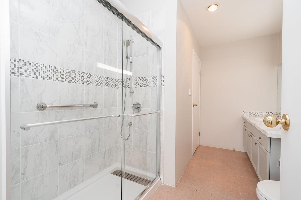 206-8 Laguna Ct