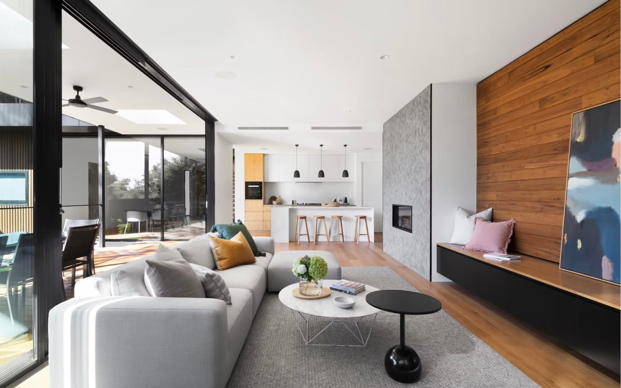 Blending Technology and Elegance in Finest High-End Smart Homes