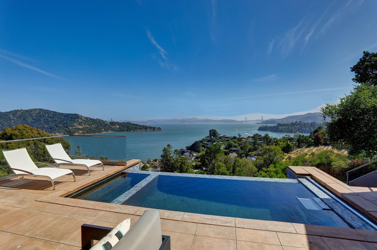 State of the Art Contemporary Retreat with World Class Views