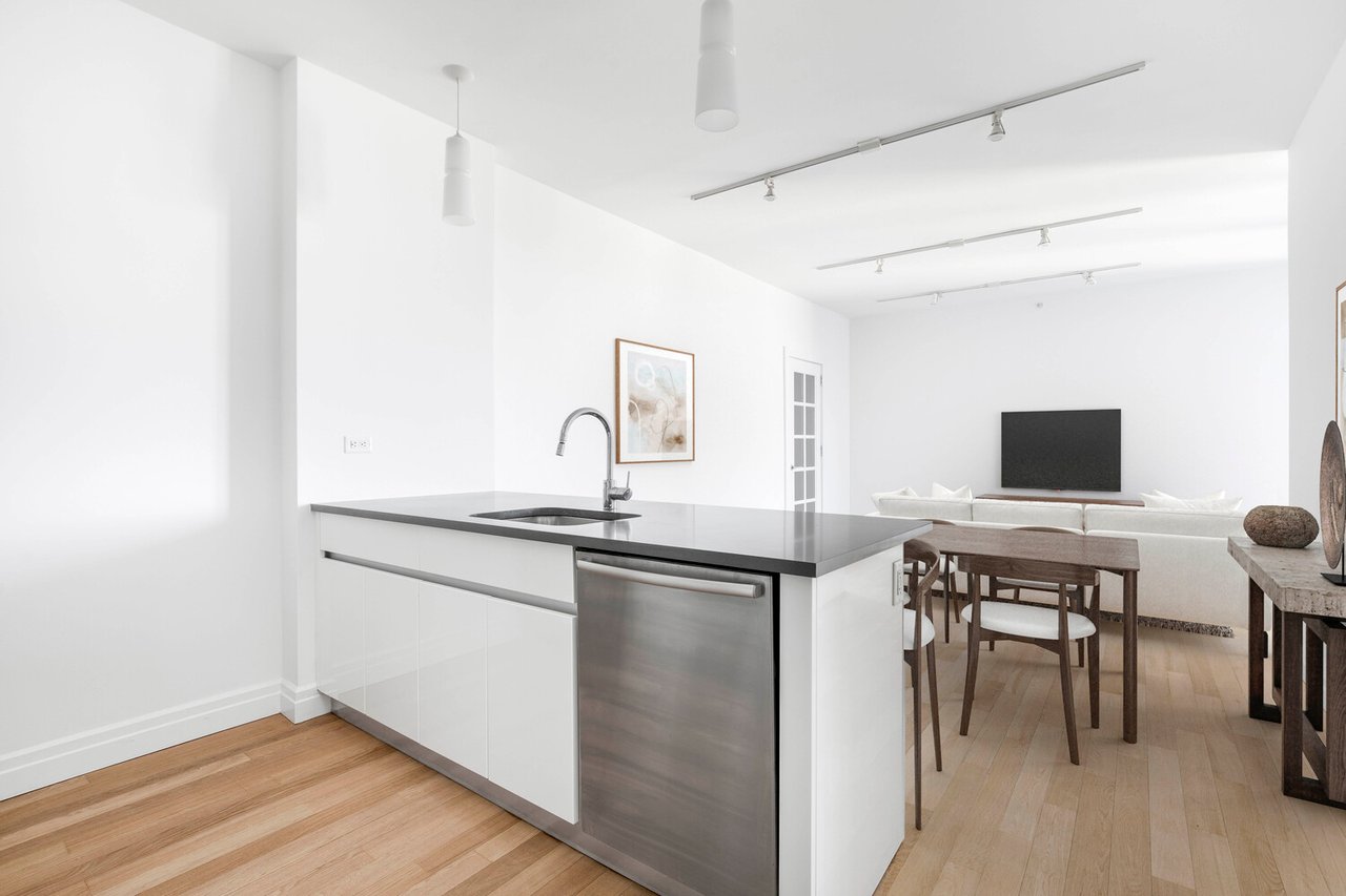 550 West 54th Street, Apt 28I