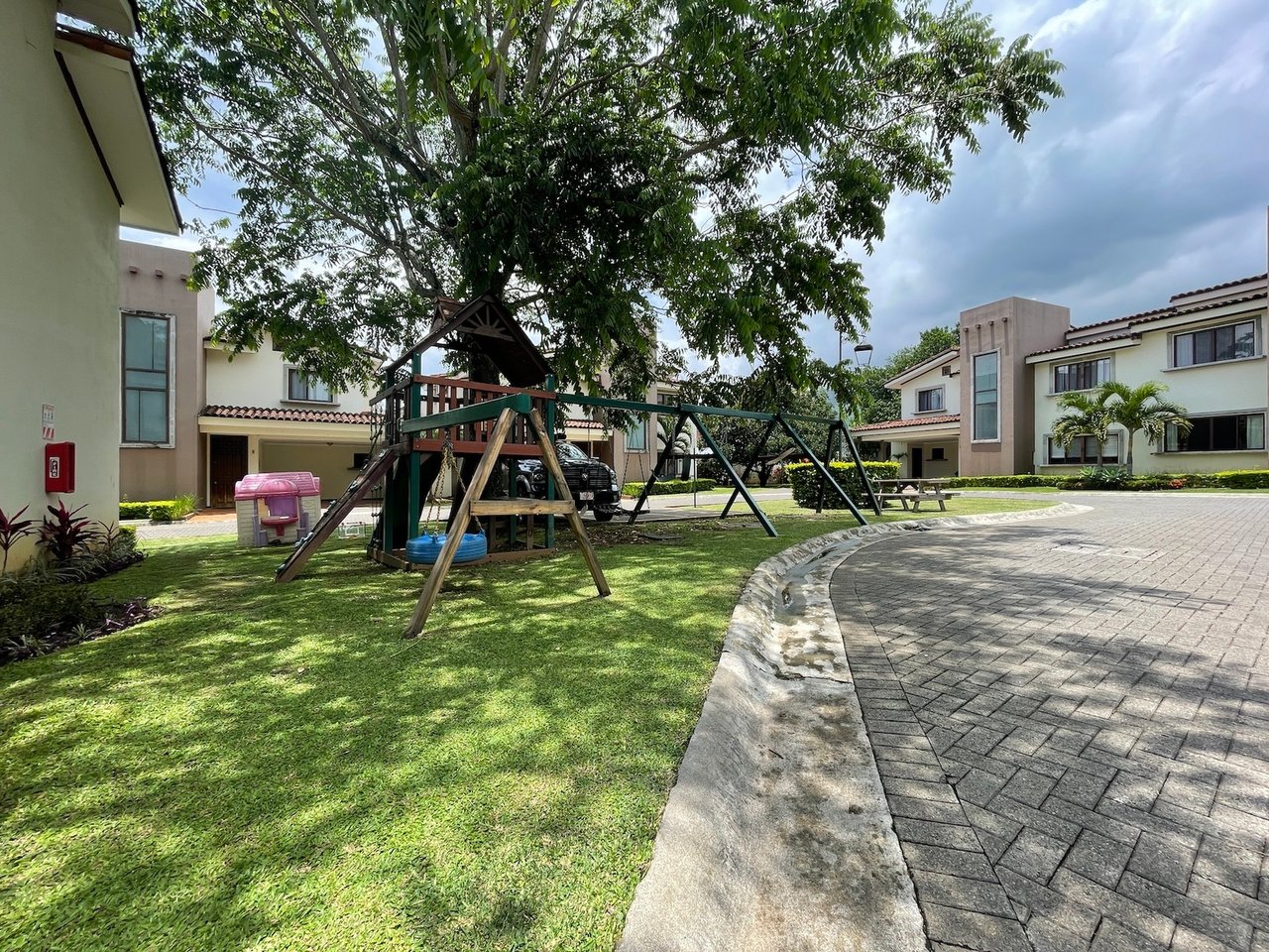 Modern Colonial Townhouse, Ciudad Colon, San Jose