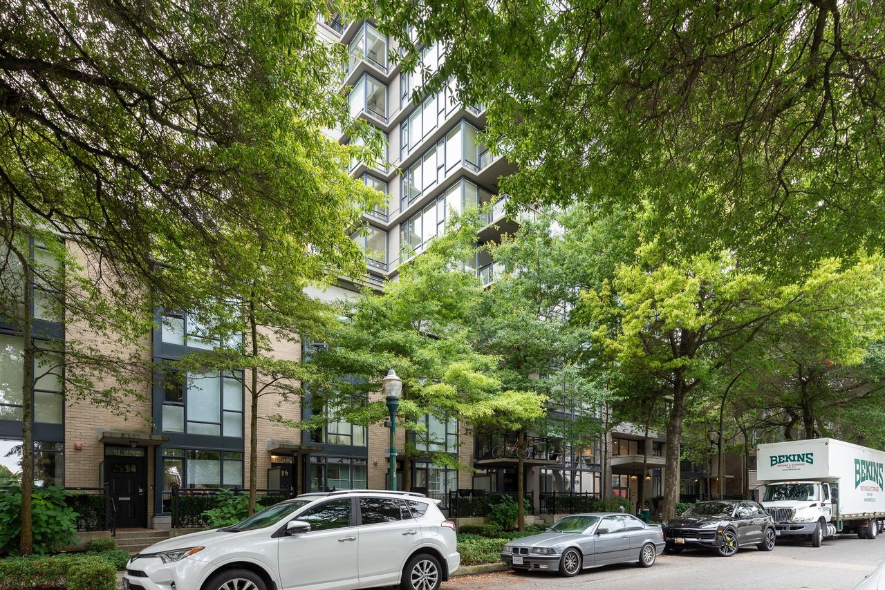 901-1650 W 7th Ave