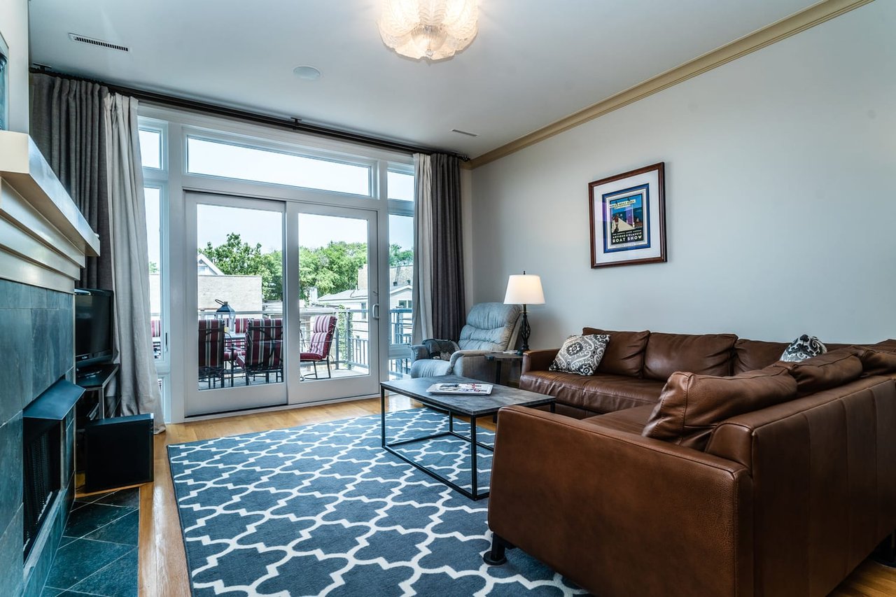 800 W Cornelia Ave, #405